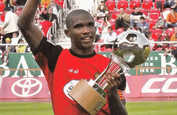 Etienne Eto'o rend hommage à son père 20 ans après une prestation ...